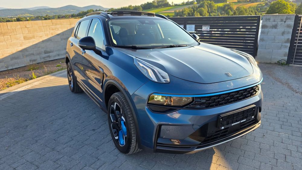 Lynk & Co 01