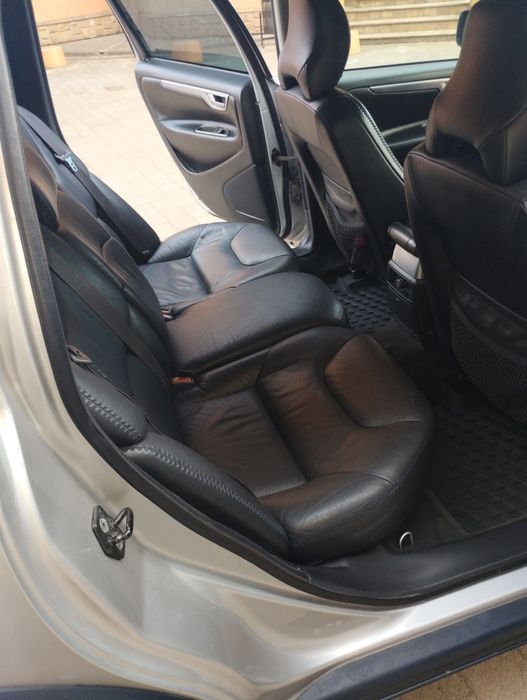 Продам Volvo XC70 2.4 Diesel — Надійний та доглянутий крос-універсал!