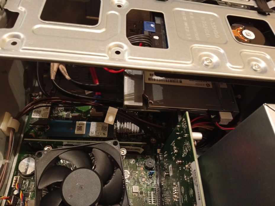 HP Pavilion 570-p049nl DT PC AMD A10-9700