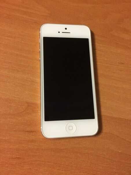 Продам айфон 4 S вживаний