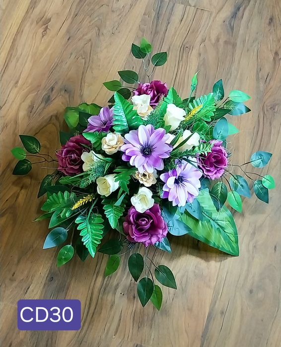 Stroik na grób cmentarz kompozycja kwiaty wiązanka bukiet