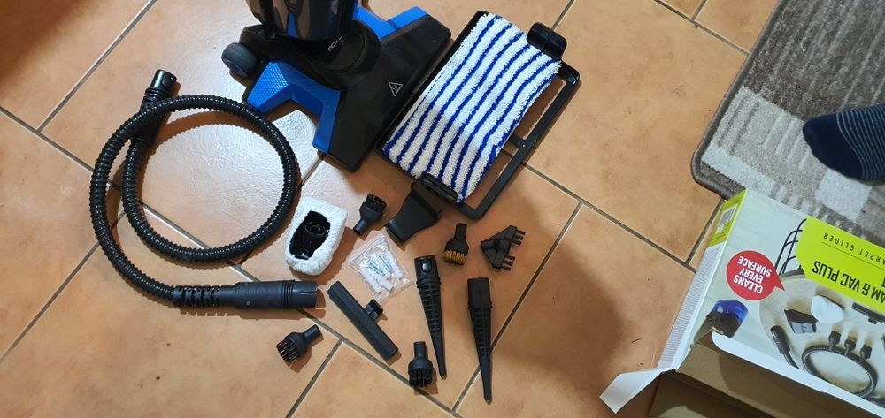 Odkurzacz ręczny z wymiennymi końcówkami ROVUS