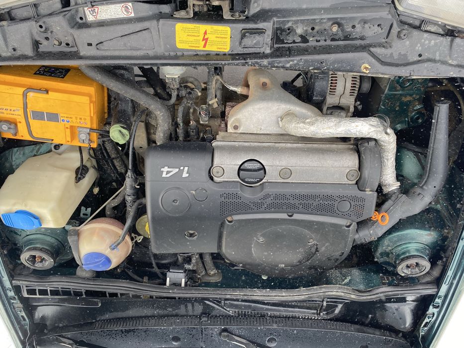 Volkswagen Polo Classic 1.4 бензин 1998 год