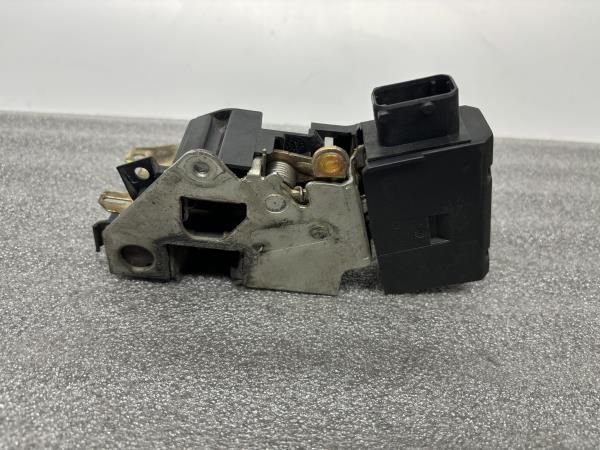 Fechadura / fecho porta frente direito BMW 3 (E36)