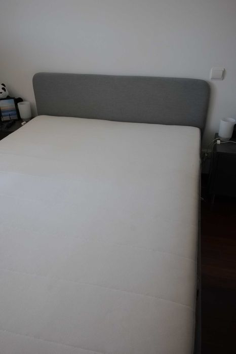 SLATTUM cama estofada com estrado