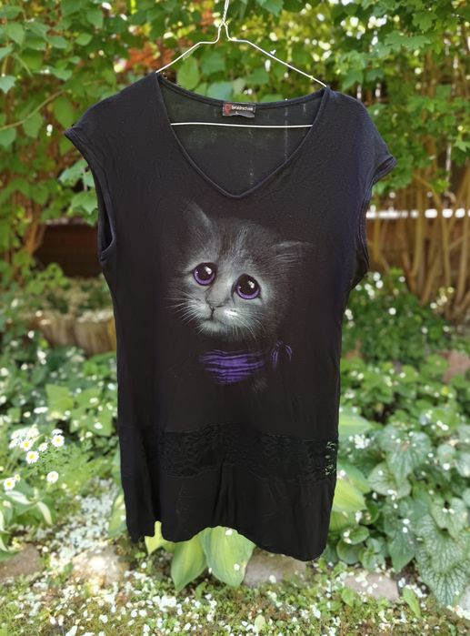 Czarna bluzka z krótkim rękawem z kotem, goth, L