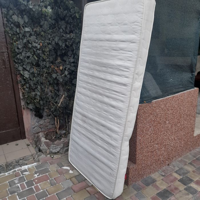 Продам матрас 90×2.00
