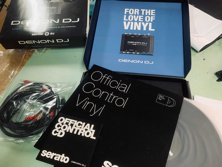 Denon DJ DS1 - DVS - SERATO DJ PRO (em muito bom estado)