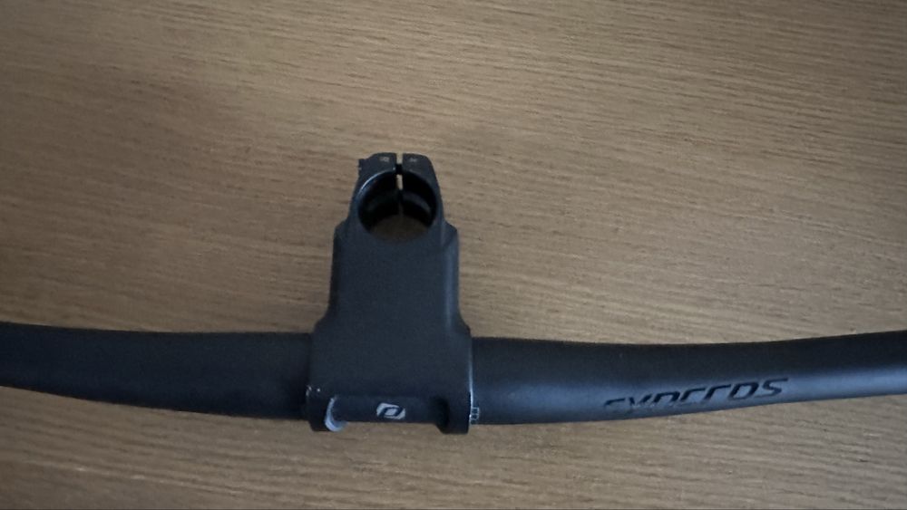 Guiador e avançado syncros