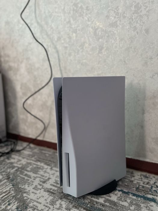 PS5 була у використанні 3 місяці нова з акаунтом