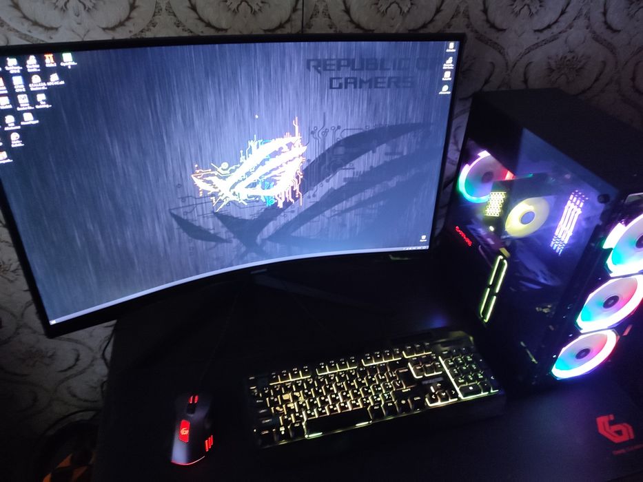 Продам новый компьютер могу по частям.