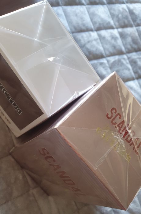 Perfume Scandal mulher