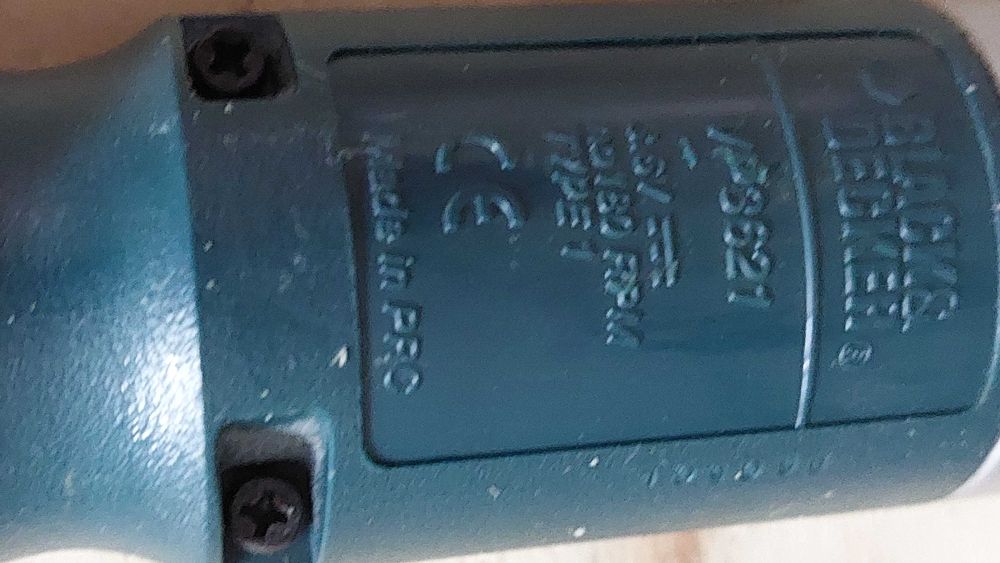 Black & Decker - Aparafusadora