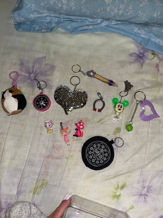 Іграшки головоломки брелки кошельки обручі безкоштовно