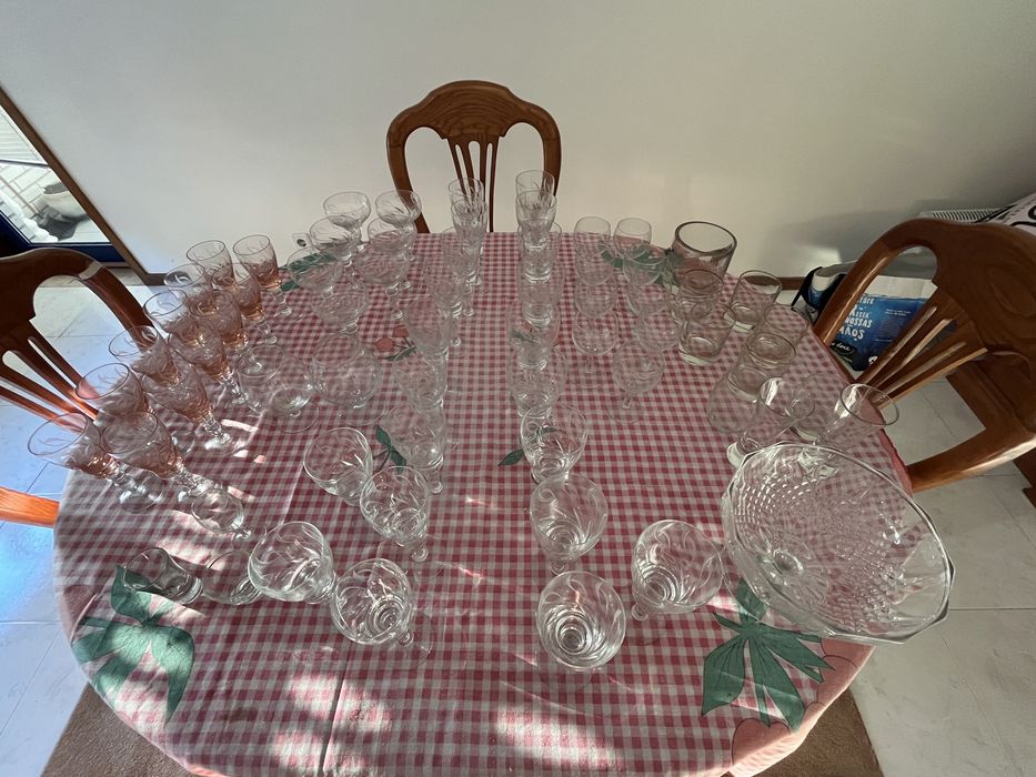 Vendo copos e taças