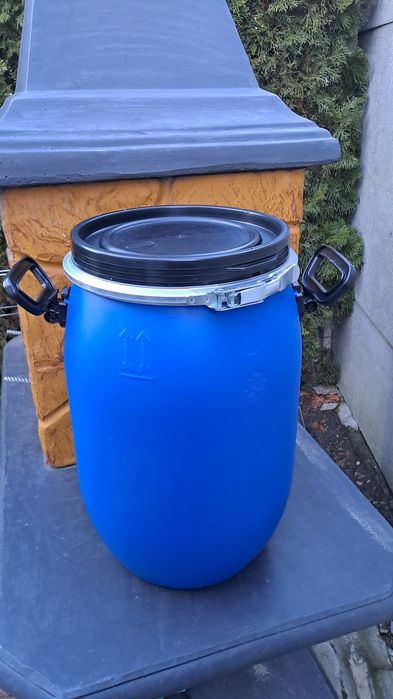 Beczka  plastikowa  40 l.