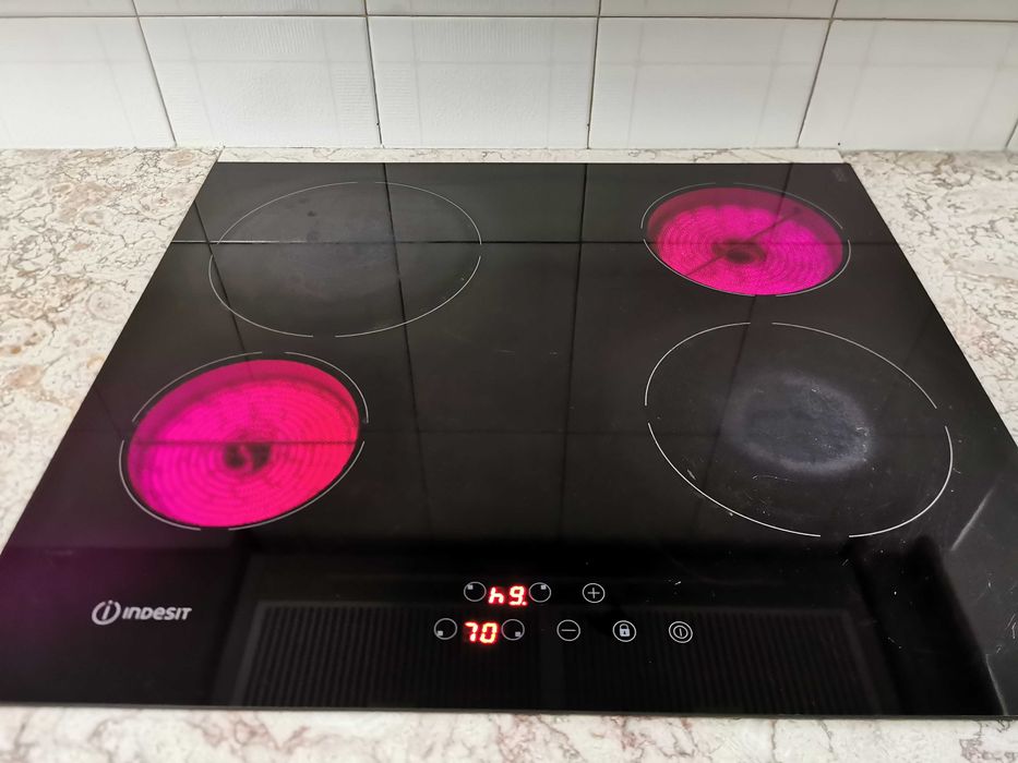 Forno Teka + Placa Vitrocerâmica Indesit