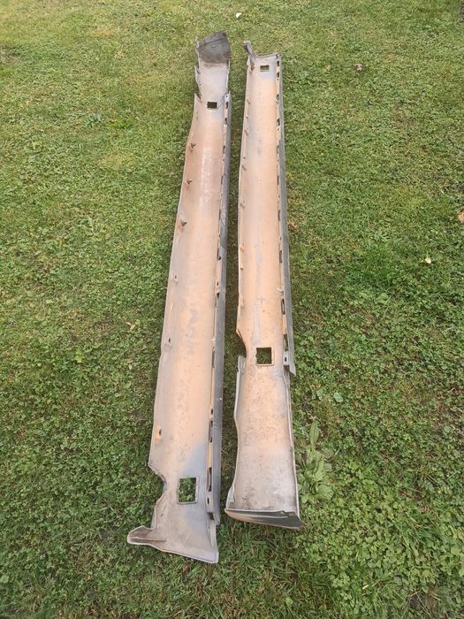 Накладки на пороги мерседес 140