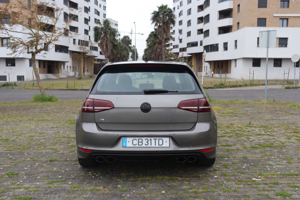 VW Golf 7R 2.0 TSI 300 cv DSG 4 portas