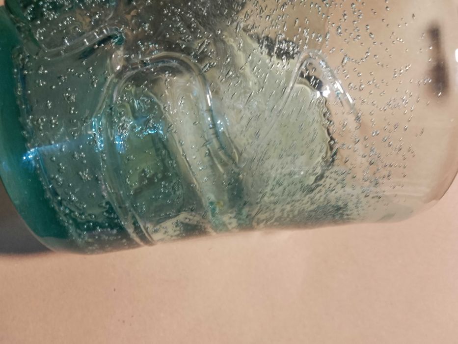 stary zielony wazon kolorowe szkło