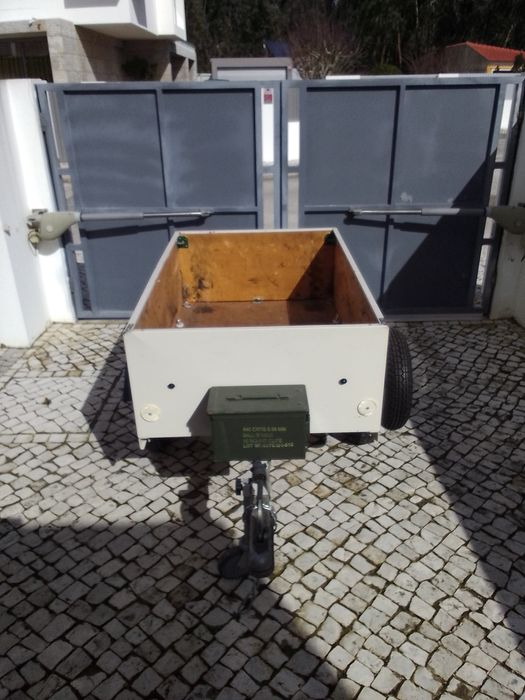 Vendo reboque em excelente estado