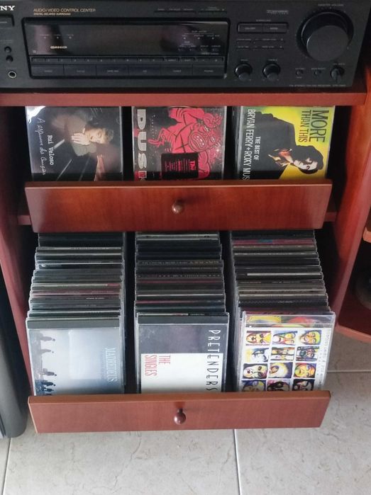 Móvel de sala em cerejeira em excelente estado.