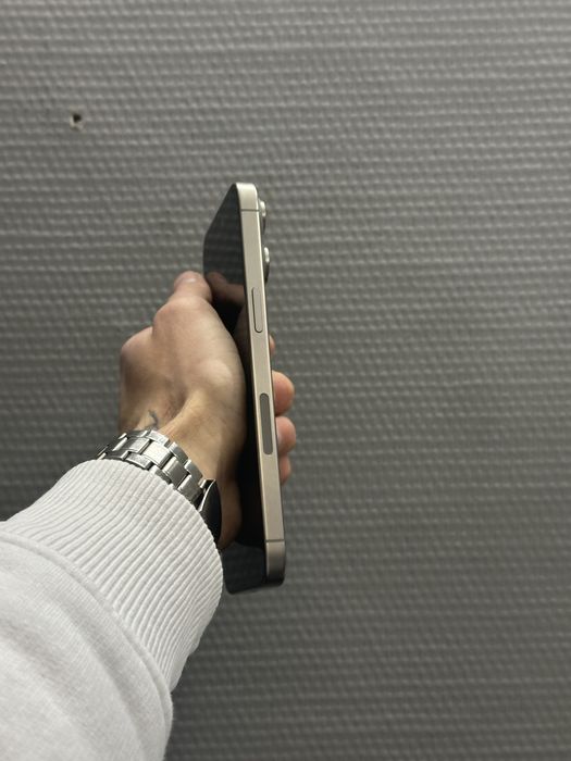 iPhone 15 Pro Max 256 Gb E- Sim