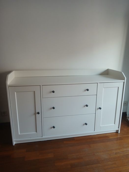 Cómoda branca IKEA
