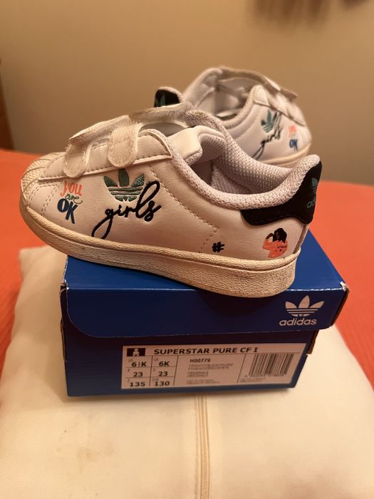 Sapatilhas Adidas Superstar T23