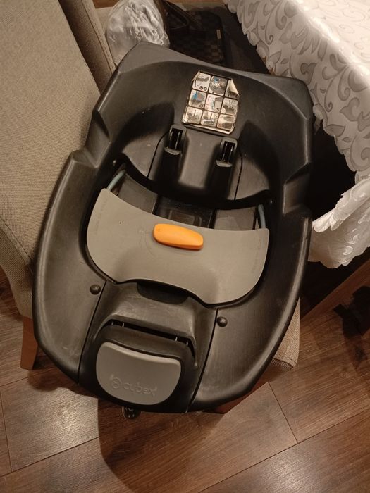 Nosidełko cybex z bazą isofix