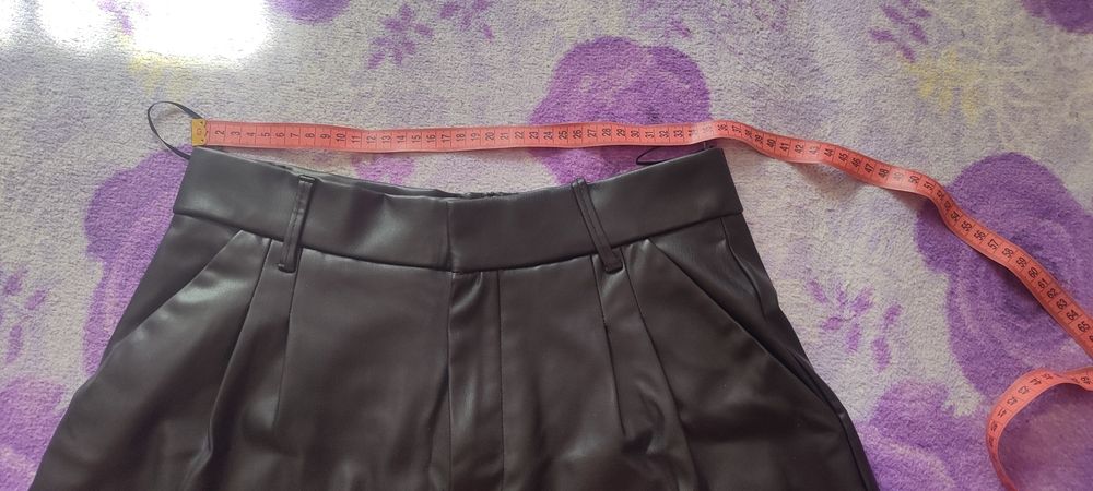 Шорти Zara екокожа 430 грн Турция  ,юбка екокожа  280  грн