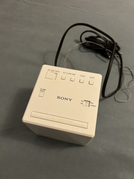 Rádio despertador SONY