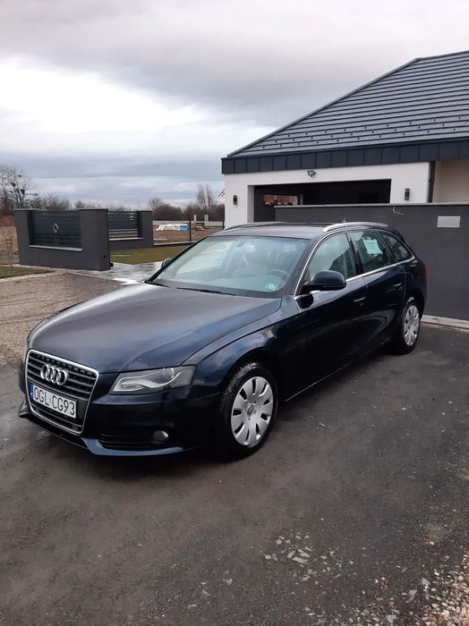 Audi A4 Avant A4 B8 STAN BARDZO DOBRY. Nowy akumulator , sprzęgło i dwumas.