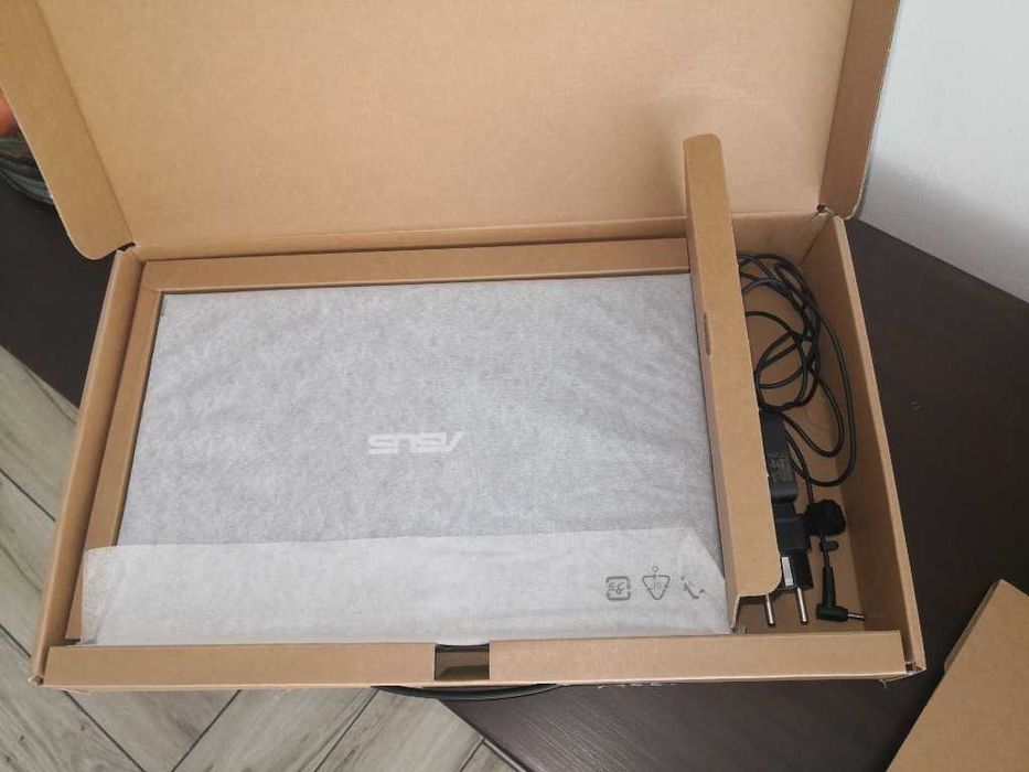 Laptop dotykowy Asus VivoBook Core i3 X515
