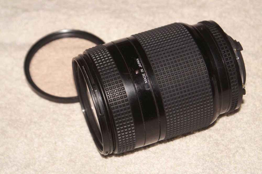 Nikon AF 35-70 f/2.8 Nikkor