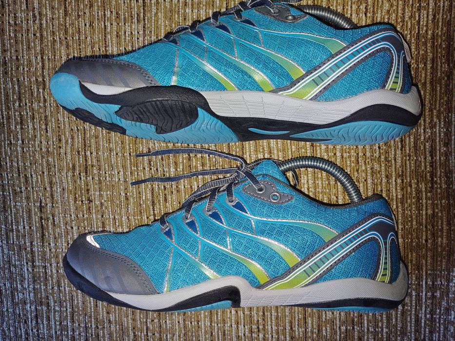 Кроссовки Crane. Размер европейский 38 . Стелька 24,4 см.