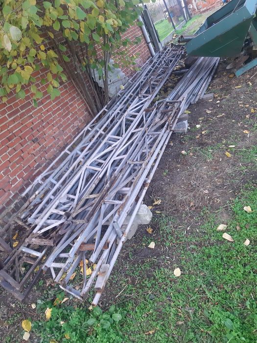 Konstrukcja stalowa dachu 12 sztuk około 7m
