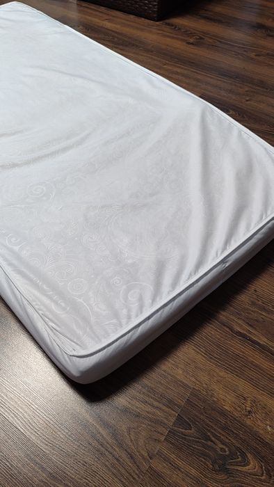 Продам ортопедичний матрац для новонароджених