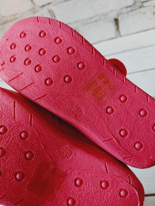 Kapcie dziecięce dziewczęce na rzep do przedszkola 29-30 19 cm nowe