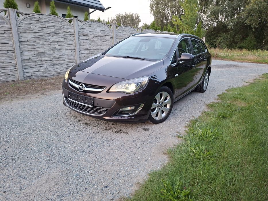 Opel Astra  J Kombi  lift  1.4 Benzyna turbo