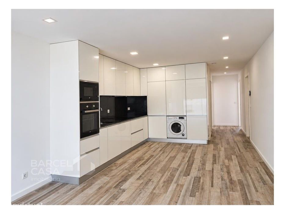 Apartamento T2+1 como novo no centro de Barcelos, com lugar de gara...