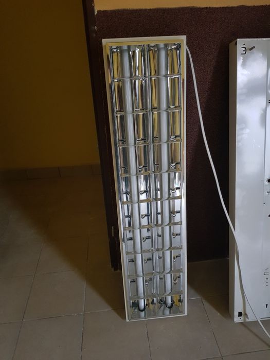 Oprawa rastrowa nadtynkowa