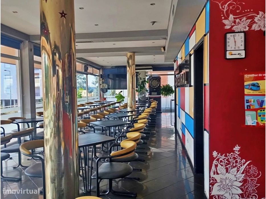 Espaço comercial em Águas Santas