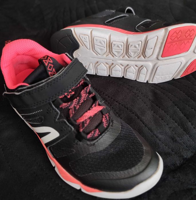 Śliczne buty sportowe adidasy Newfeel r.33