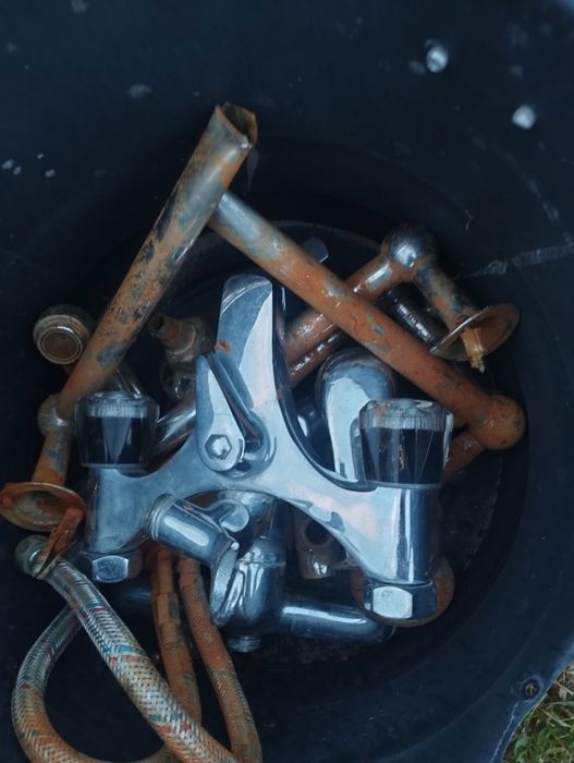 Faço recolha de sucata em troca de limpezas de terrenos