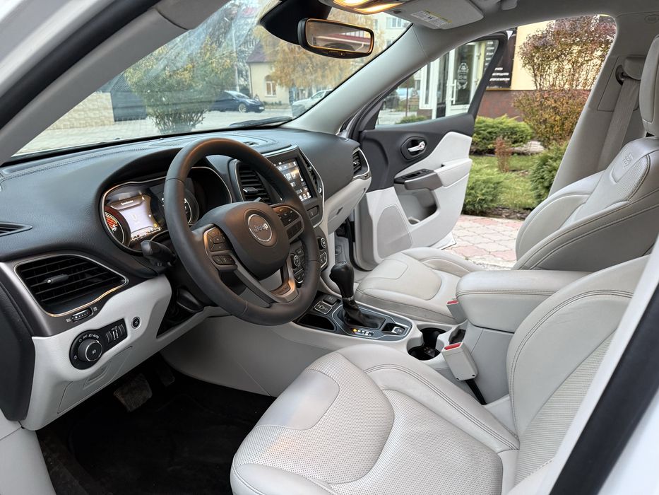 JEEP CHEROKEE 2022 р. 3.2