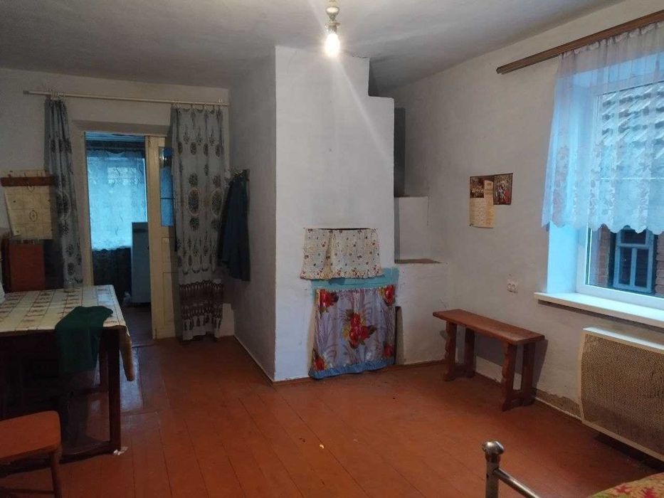 продаж будинку у селі 20 км від міста