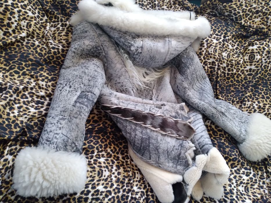 Дублянка натуральна лама стріжена тепла елітна дизайнерська з капюшоно