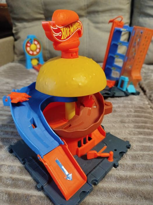 Треки за гарною ціною