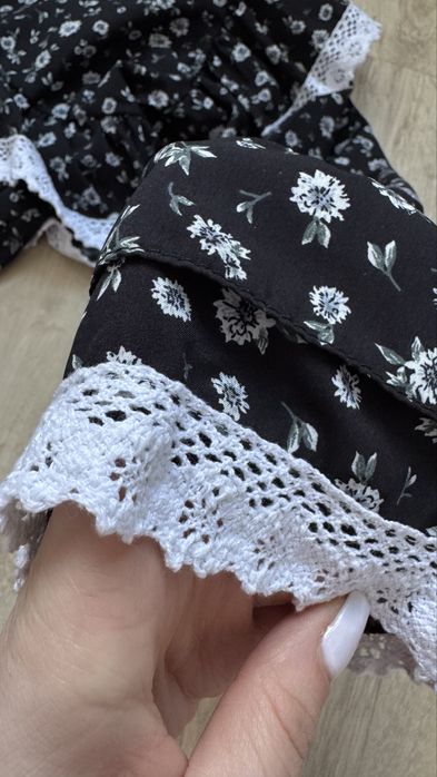 Сукня жіноча дуже ніжна на довгий рукав